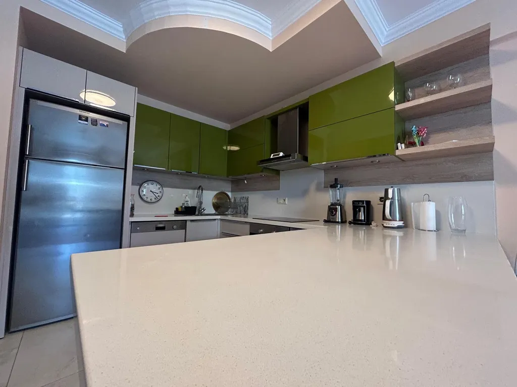 Около моря со своим пляжем