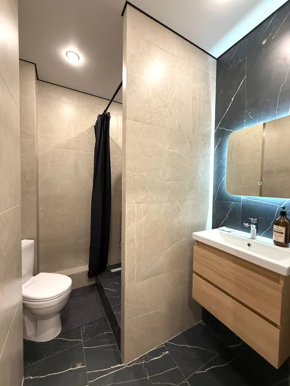 Уютная студия с новым ремонтом с видом на город