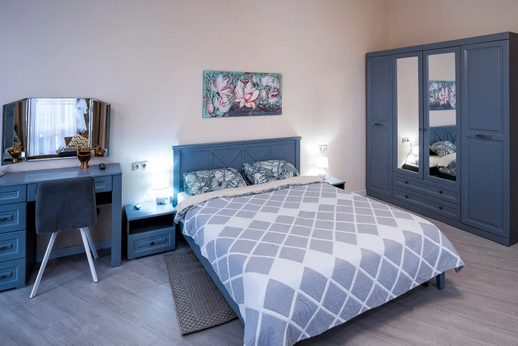 Номер делюкс с видом на бассейн, горы и аэропорт