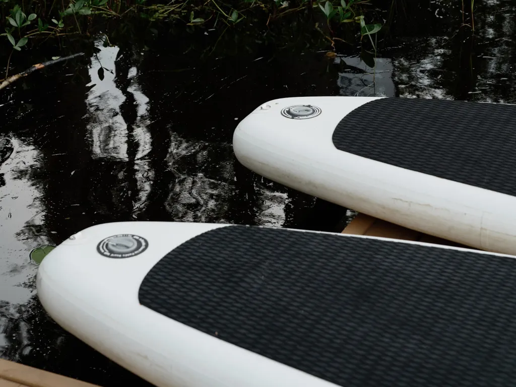 Дом на скале с панорамными окнами на реку Вуоксу