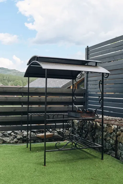 Малый коттедж с бассейном