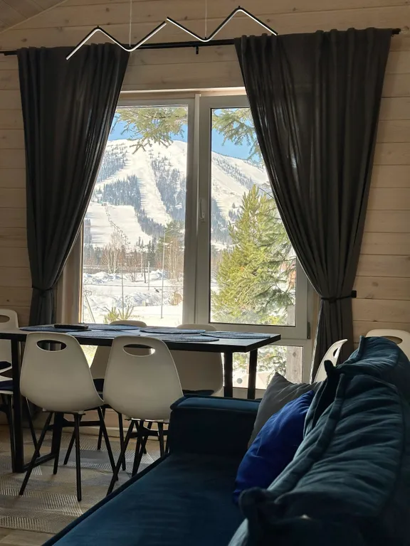 Дом с прекрасным видом на Зеленую гору