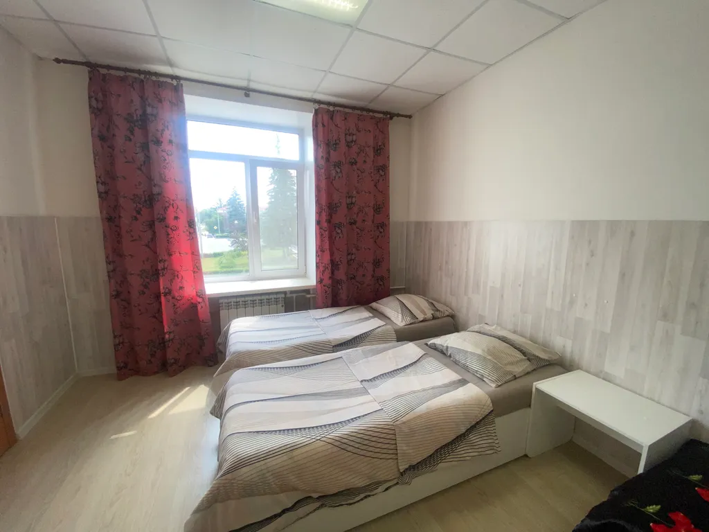 Квартира Для любителей тёплых квартир с комфортными матрасами, Жёлтый нарцисс — аренда посуточно в Асбест