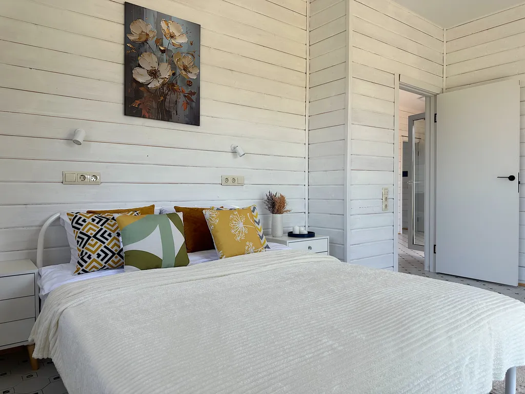 Коттедж с сауной с видом на лес