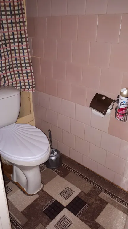 Двухкомнатная квартира с большой лоджией в центре Феодосии