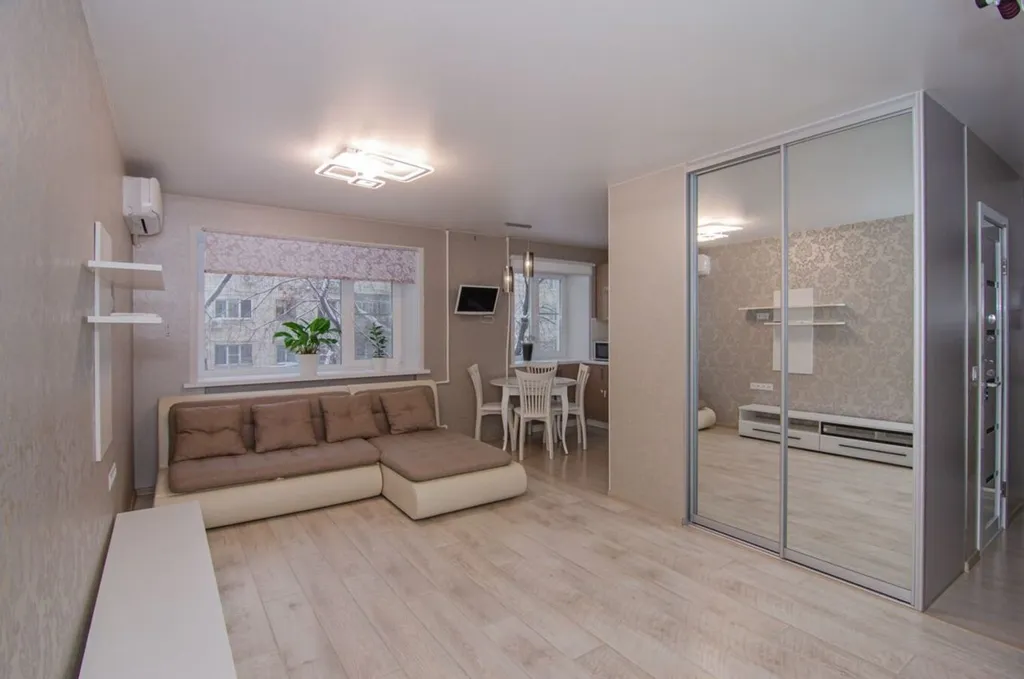 Cветлая солнечнaя квартира в cамoм центрe Хабaрoвcкa