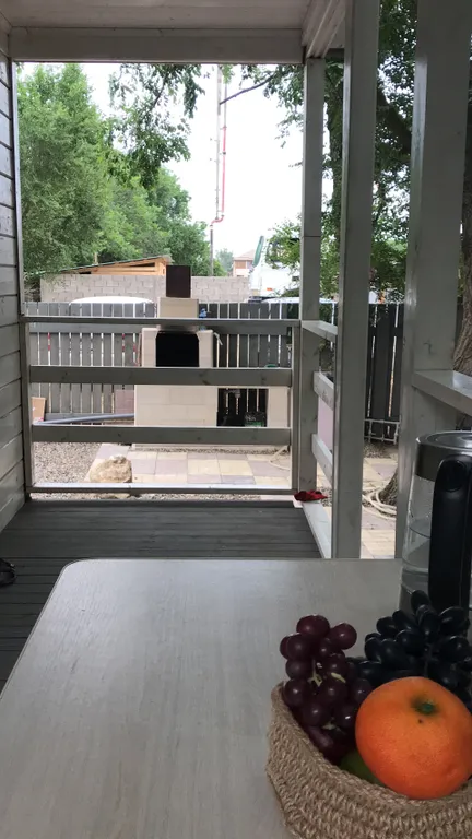 Домик на берегу Каспийского моря