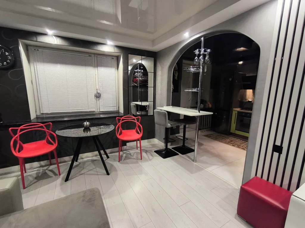 Premium студия в центре с большой ванной,отдельной спальней,парковка.