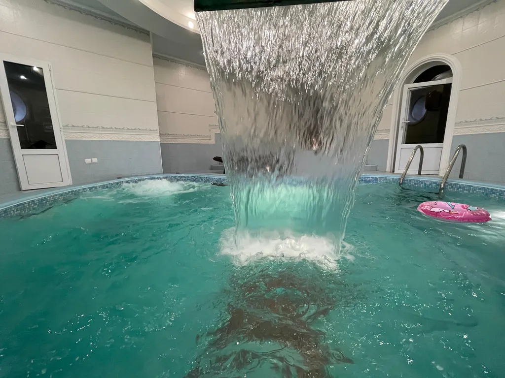 Уникальный, уютный, большой семейный дом. С видом на город