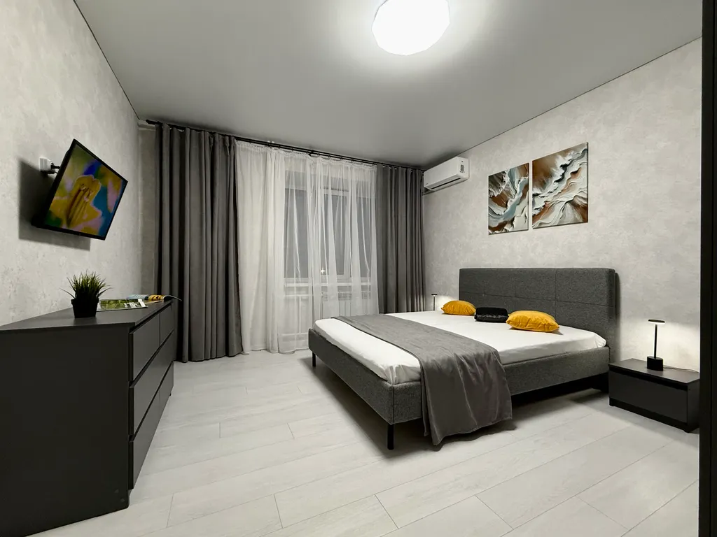 3-комнатная в центре (Риацентр, ТЦ "Восход", театр МузКомедии)