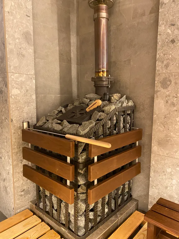 Дом с бассейном, баней и видом на море