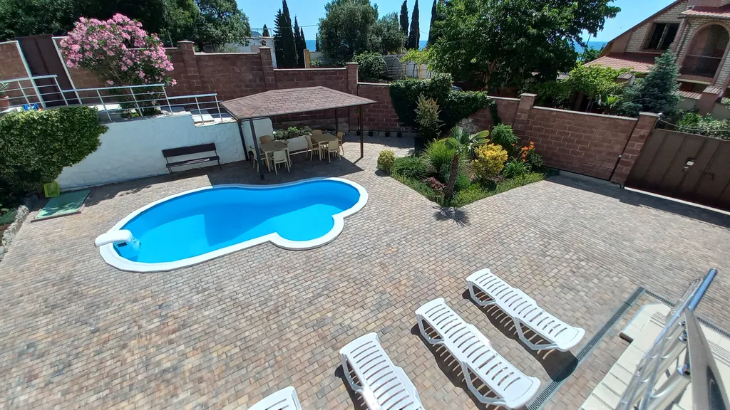 Двухместная комната с двумя доп. местами, с санузлом