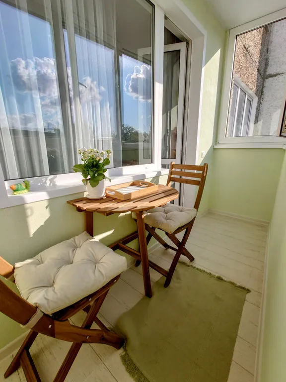 Современная двухкомнатная квартира в центре города