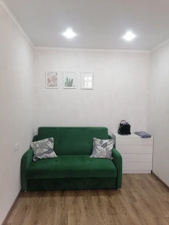 Уютная однокомнатная квартира с видом на берег реки