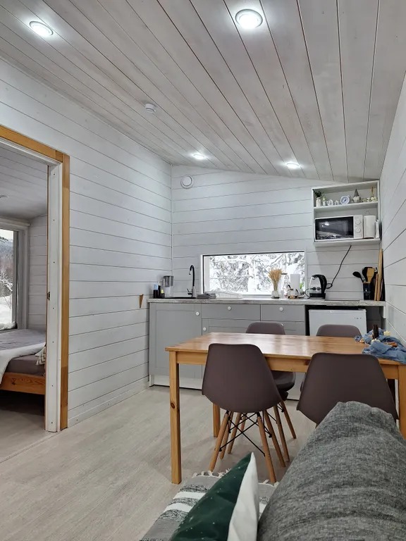 Коттедж Уютный семейный домик с террасой в лесу — Шерегеш