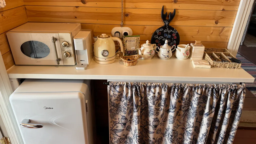 Брeвeнчатaя cтолeтняя изба