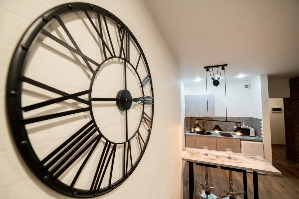 Квартира-студия "Контраст"рядом с Планетой