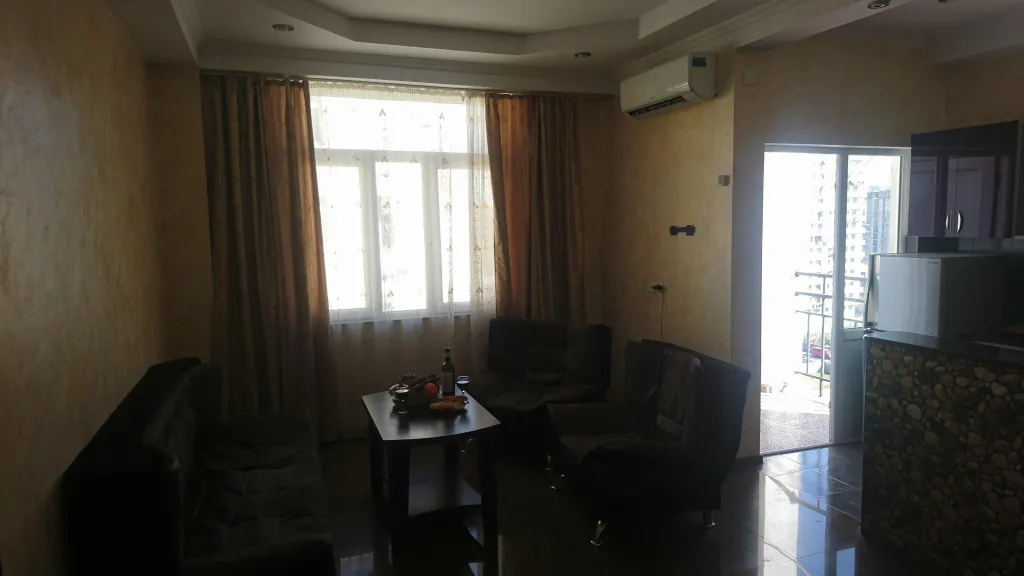 Квартира 3-комнатная Квартира — Батуми