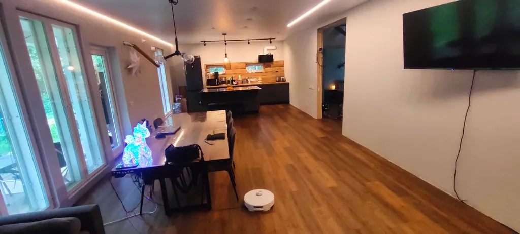 Дом для уединения в лесу и шумных вечеринок