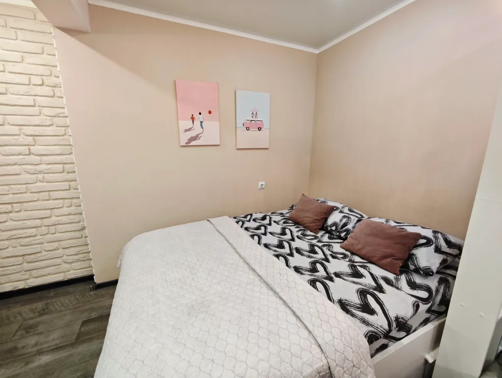 Дизайнерская студия с роскошным камином