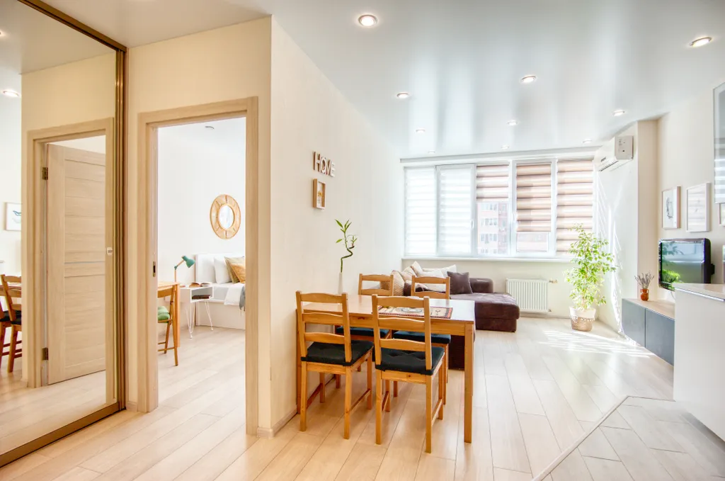 Евротрешка рядом с МТЛ Ареной и пляжем реки Волга