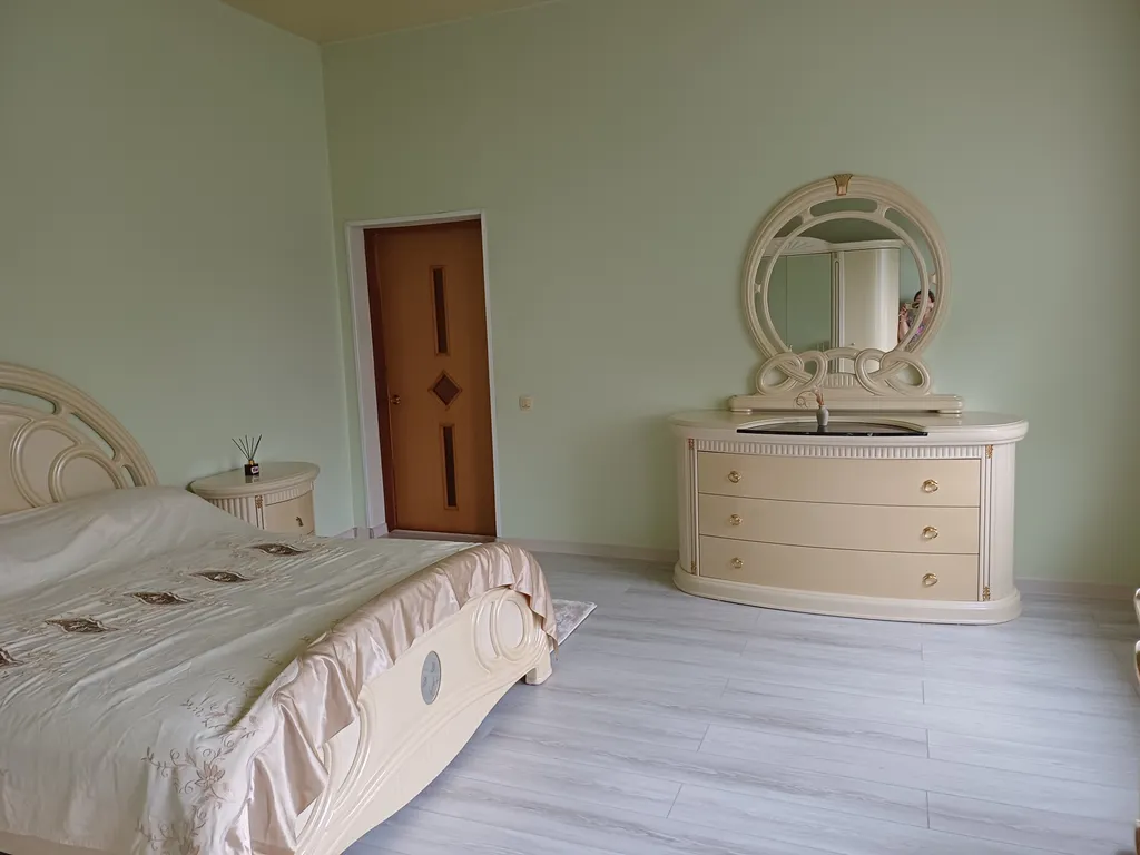 Просторные апартаменты с территорией