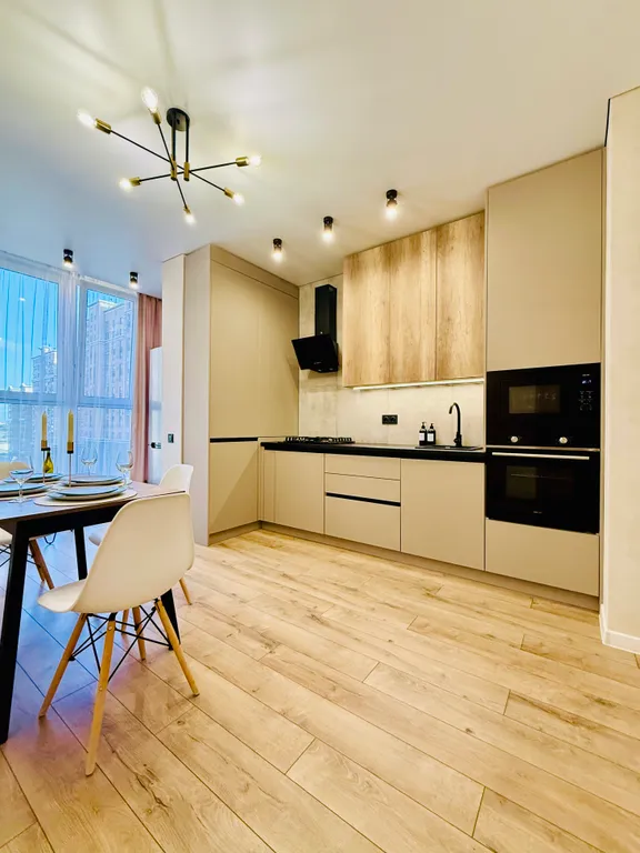 Роскошная двухкомнатная квартира у фонтана