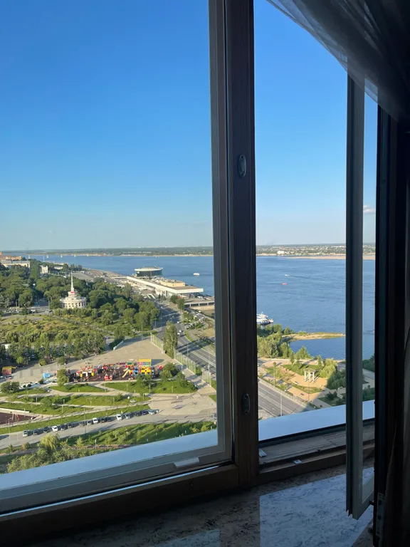 Красивая, уютная студия с видом на Волгу и набережную