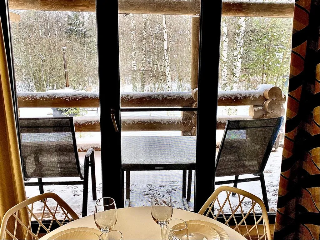 Домик с видом на лес