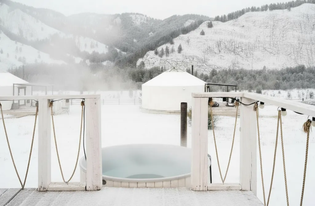 Коттедж Neo Юрта с фурако — аренда посуточно в Анос