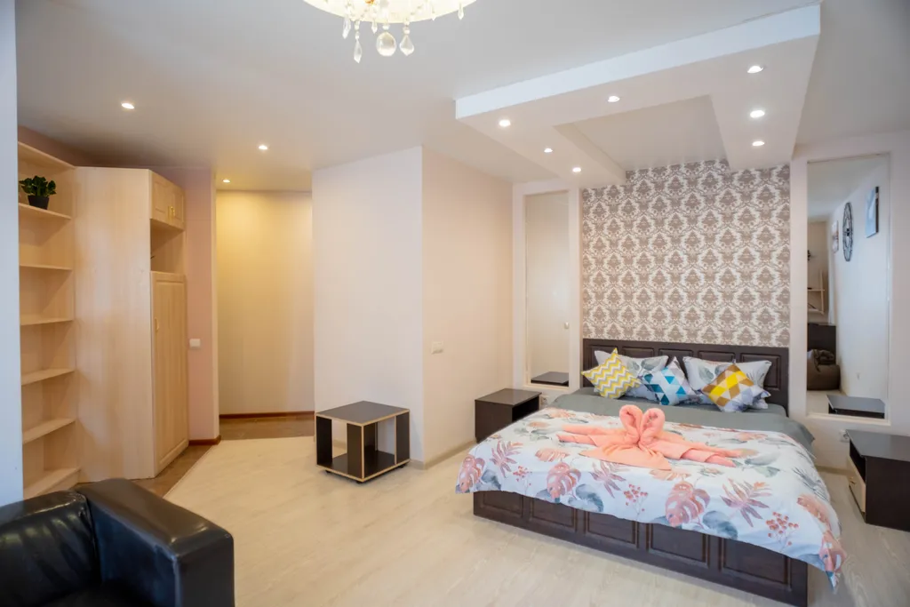 Студия со светлым ремонтом в новом доме