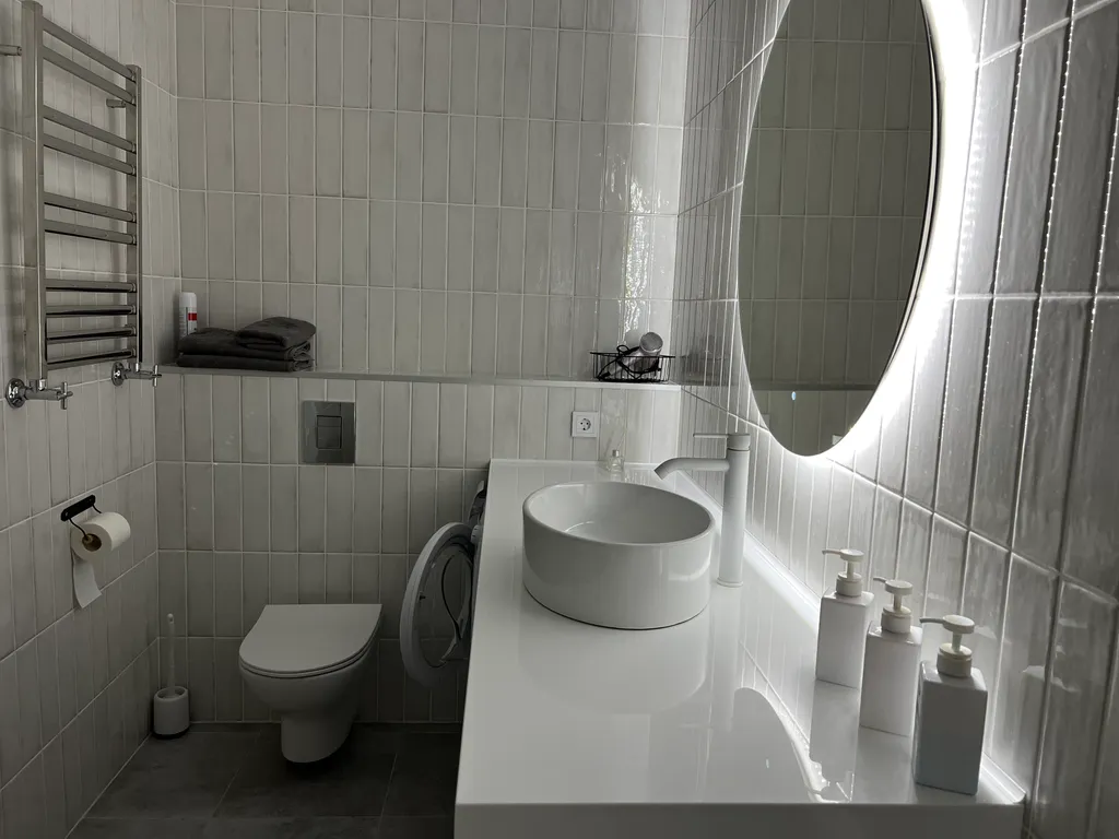 Современная квартира с кондиционером в центре города