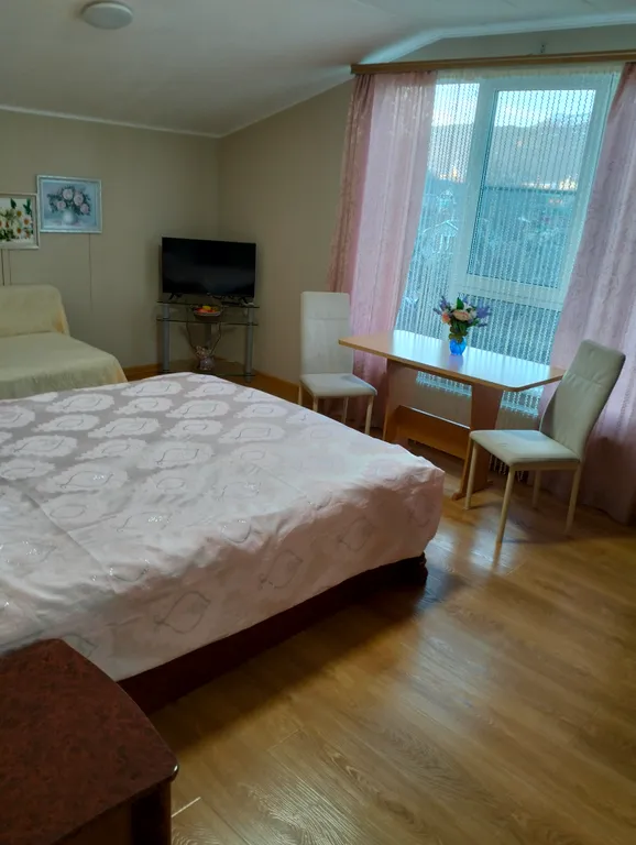 Уютный дом с цветами, видом на горы, мангалом