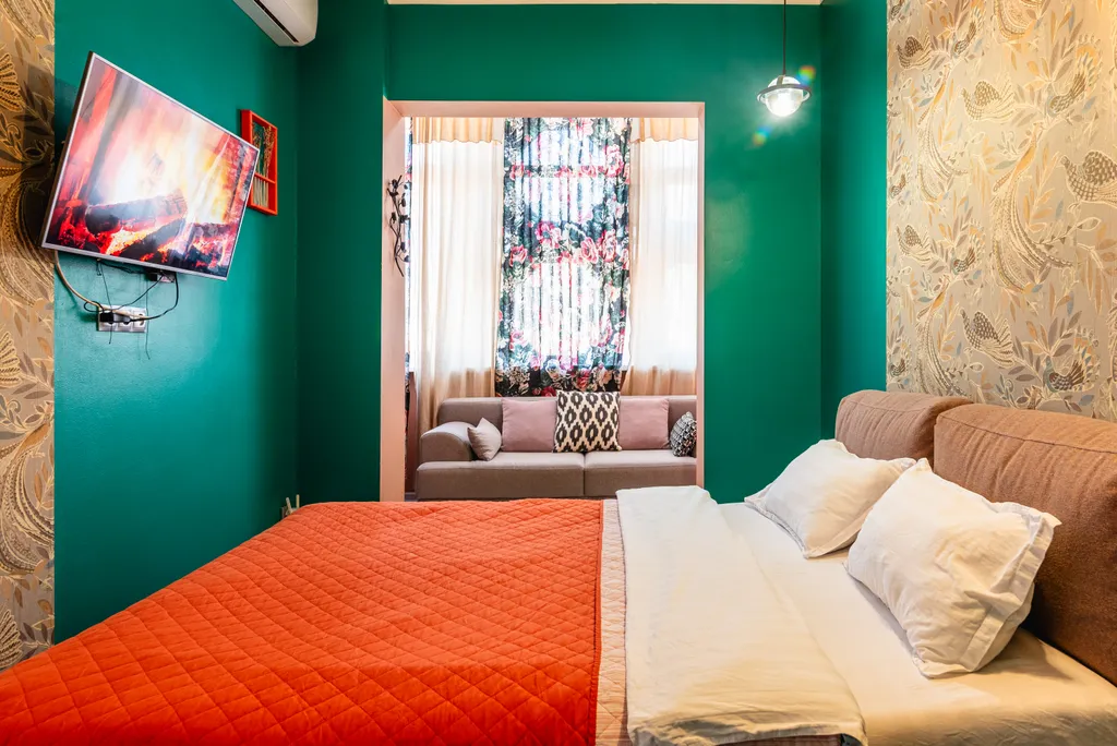 Атмосферная, яркая квартира в районе ТРЦ Мега