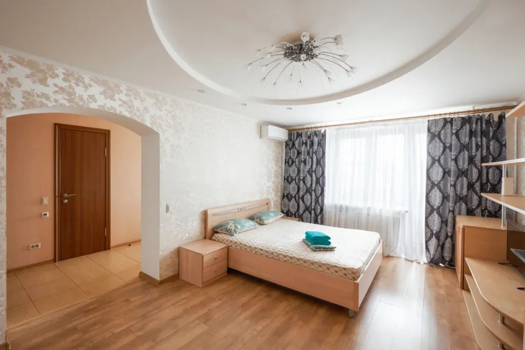 Большой 1-комнатной квартиры с видом на парк и реку