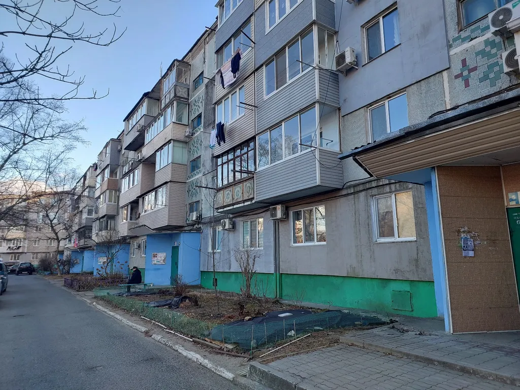 Хорошая 2х комнатная квартира с балконом в центре