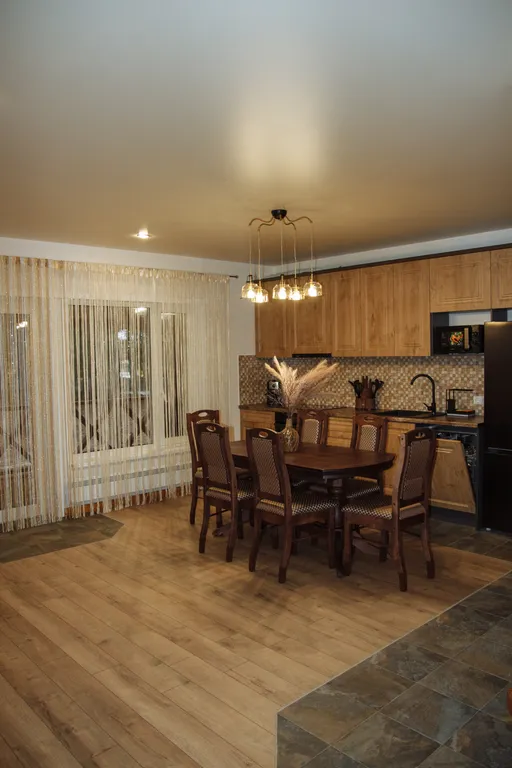 Уютный коттедж в сосновом лесу с видом на озеро