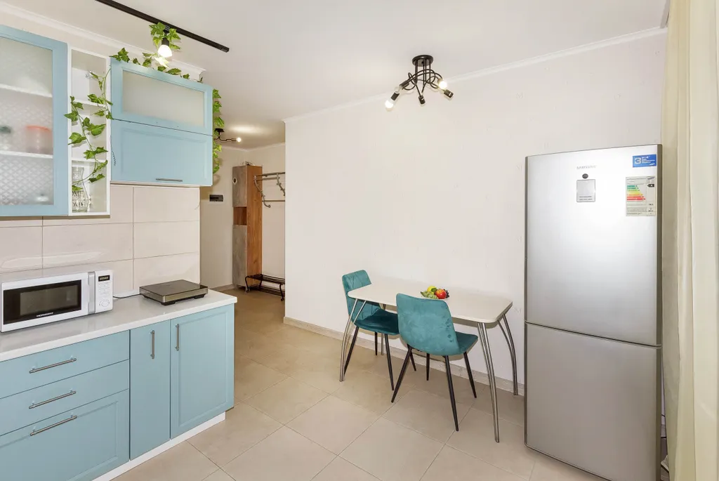 Светлая квартира с видом на рощу