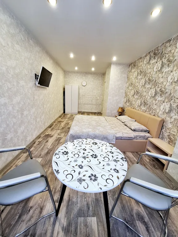 Завораживающий вид с 21го этажа в шаговой доступности от жд вокзала