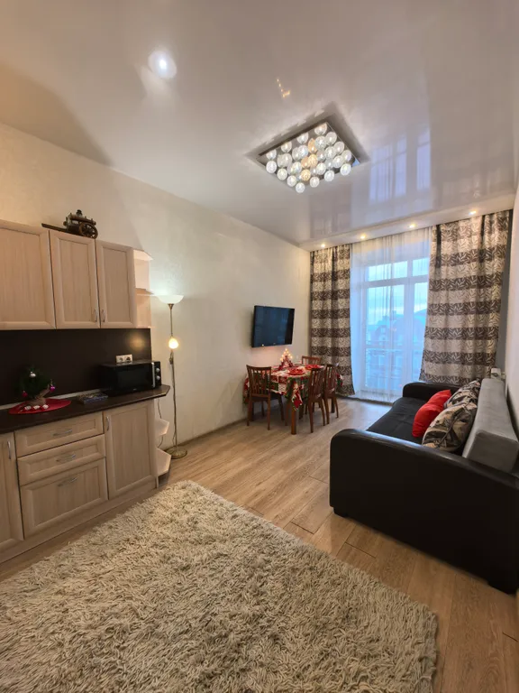 Евродвушка на набережной с видом на Собор для четверых