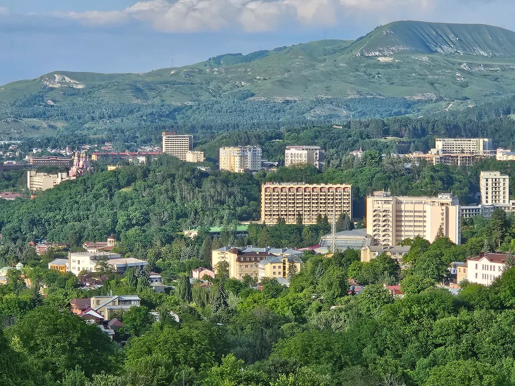 Уютная квартира с шикарным видом на горы, лес, ущелье и город