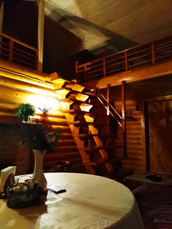 Дом - баня на берегу реки