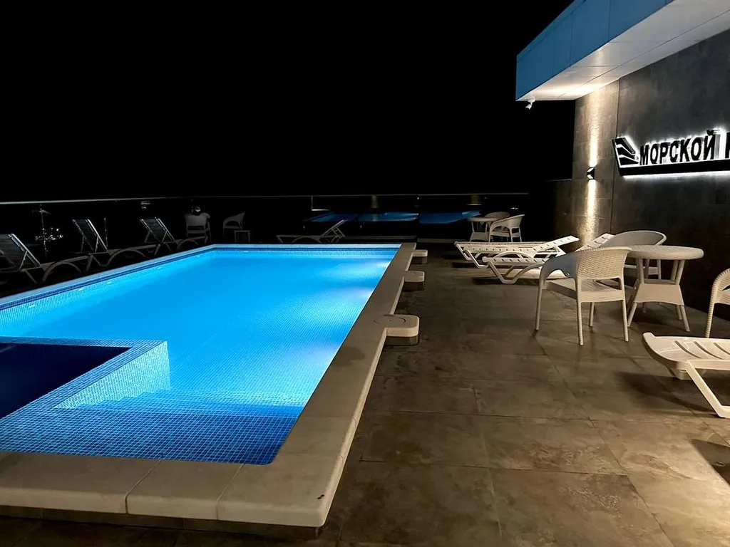 Двухкомнатные апартаменты с прямым видом на море и роскошной террасой