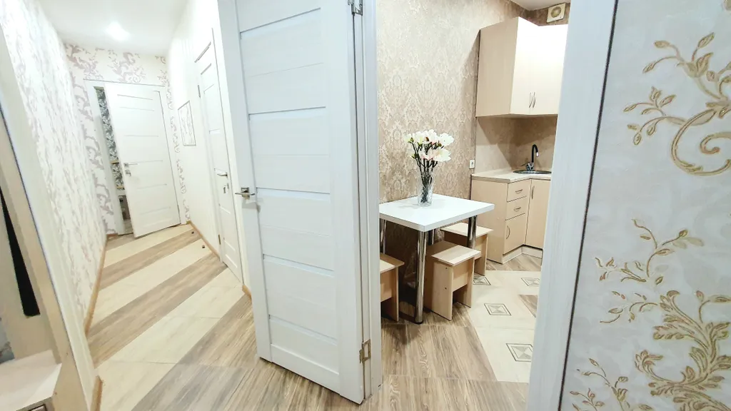 Уютный дом с собственным двором, навесом и парковкой