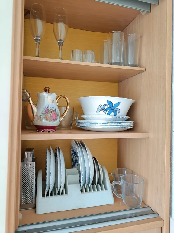 В центре с балконом