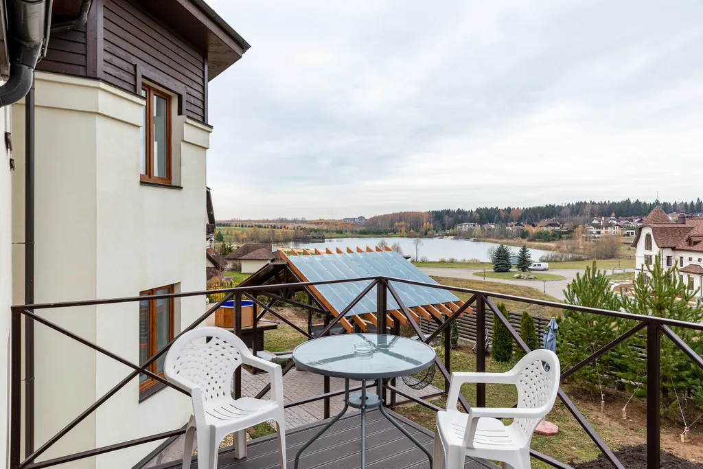 Дом у озера