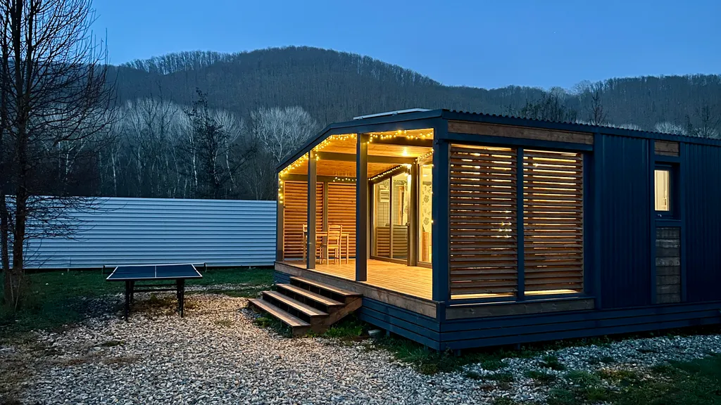 Коттедж Уютный дом у берега реки с баней — Горячий Ключ