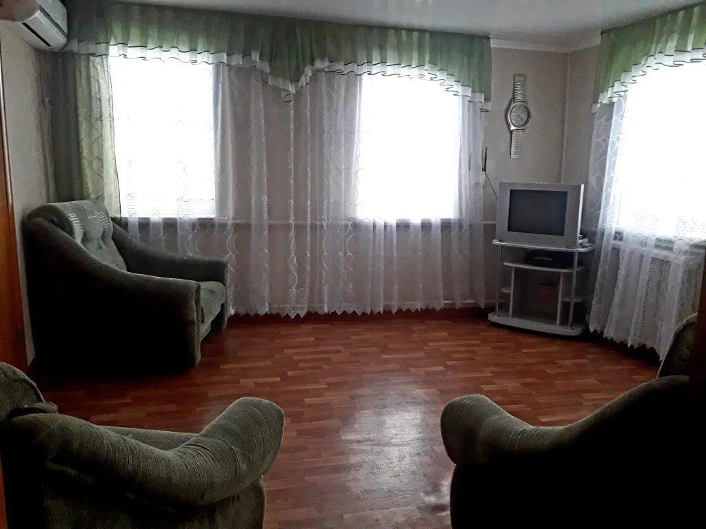 Коттедж Отдельный дом для отдыха с детьми — Ейск