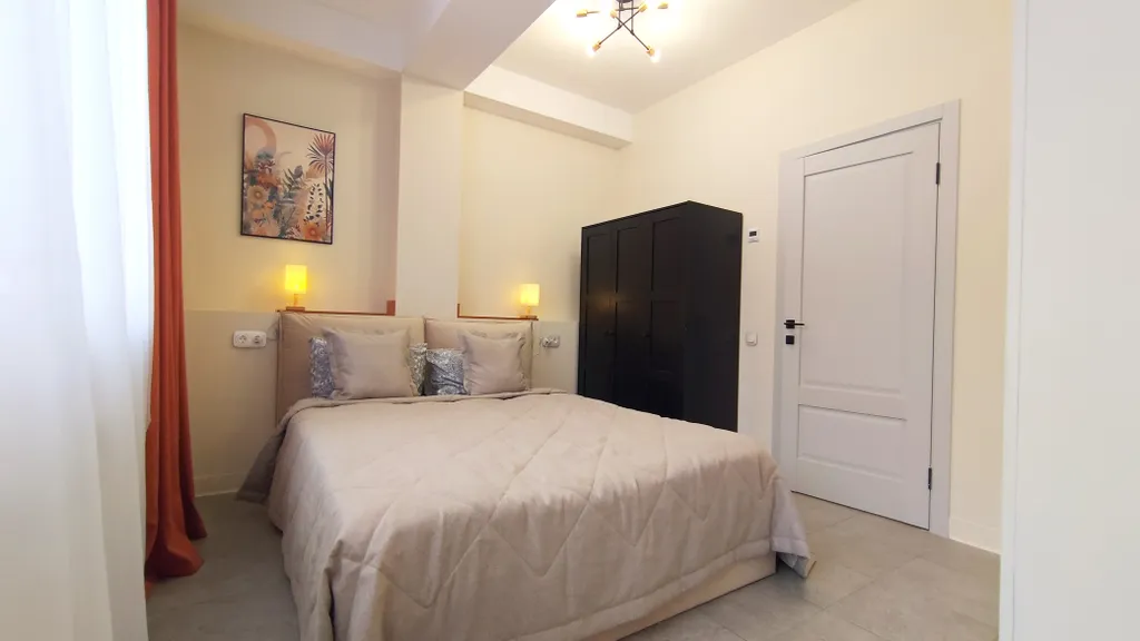 Дизайнерский апартамент с двумя спальнями