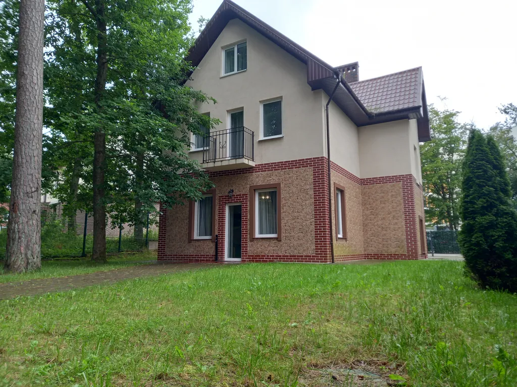 Шикарный дом рядом с парком